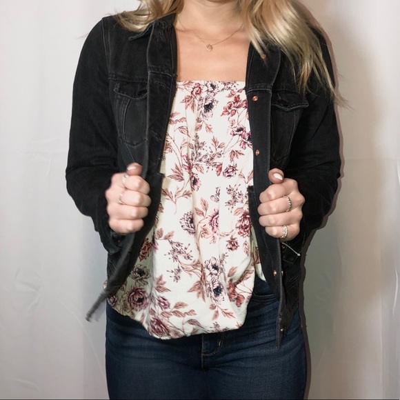 - WHITE/ PINK FLOWERY OFF THE SHOULDER TOP - - Picture 3 of 4